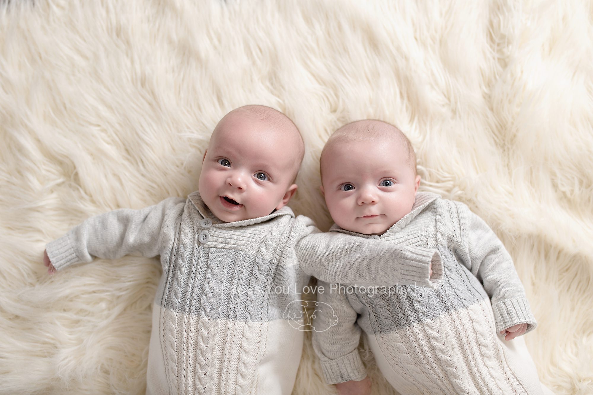 4-month-old-twins-faces-you-love-photography-kansas-city