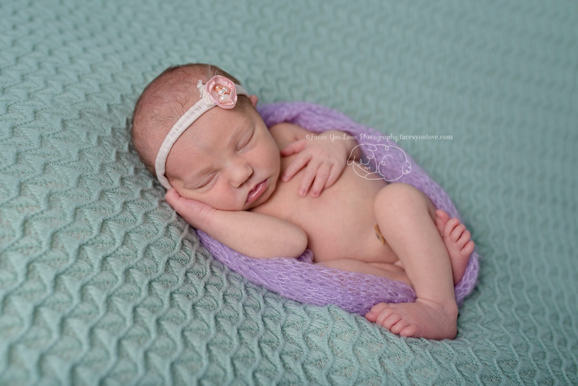 Newborn Photography Studio in Kansas City | facesyoulove.com