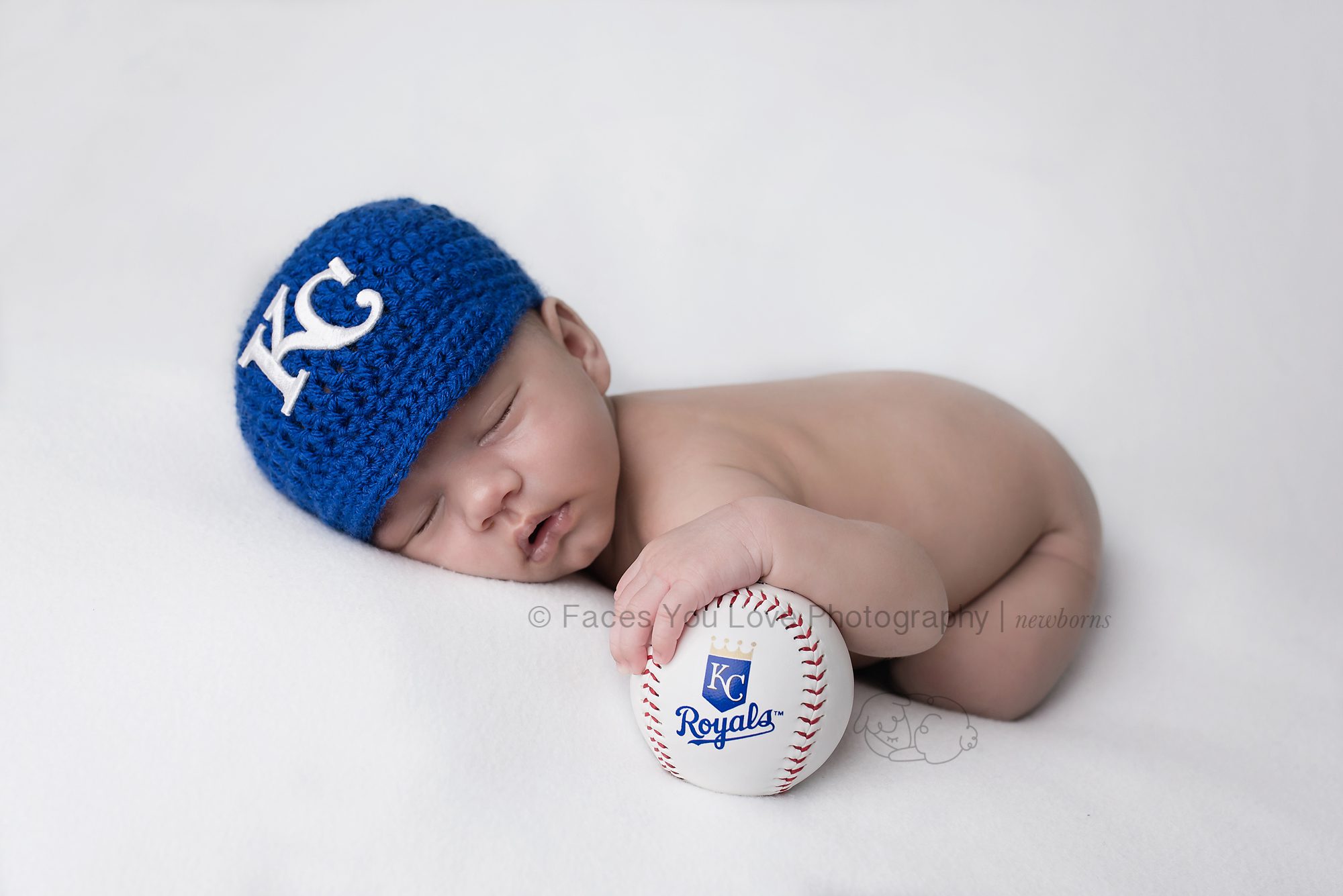 Kansas City Photographer Royals Baby | facesyoulove.com