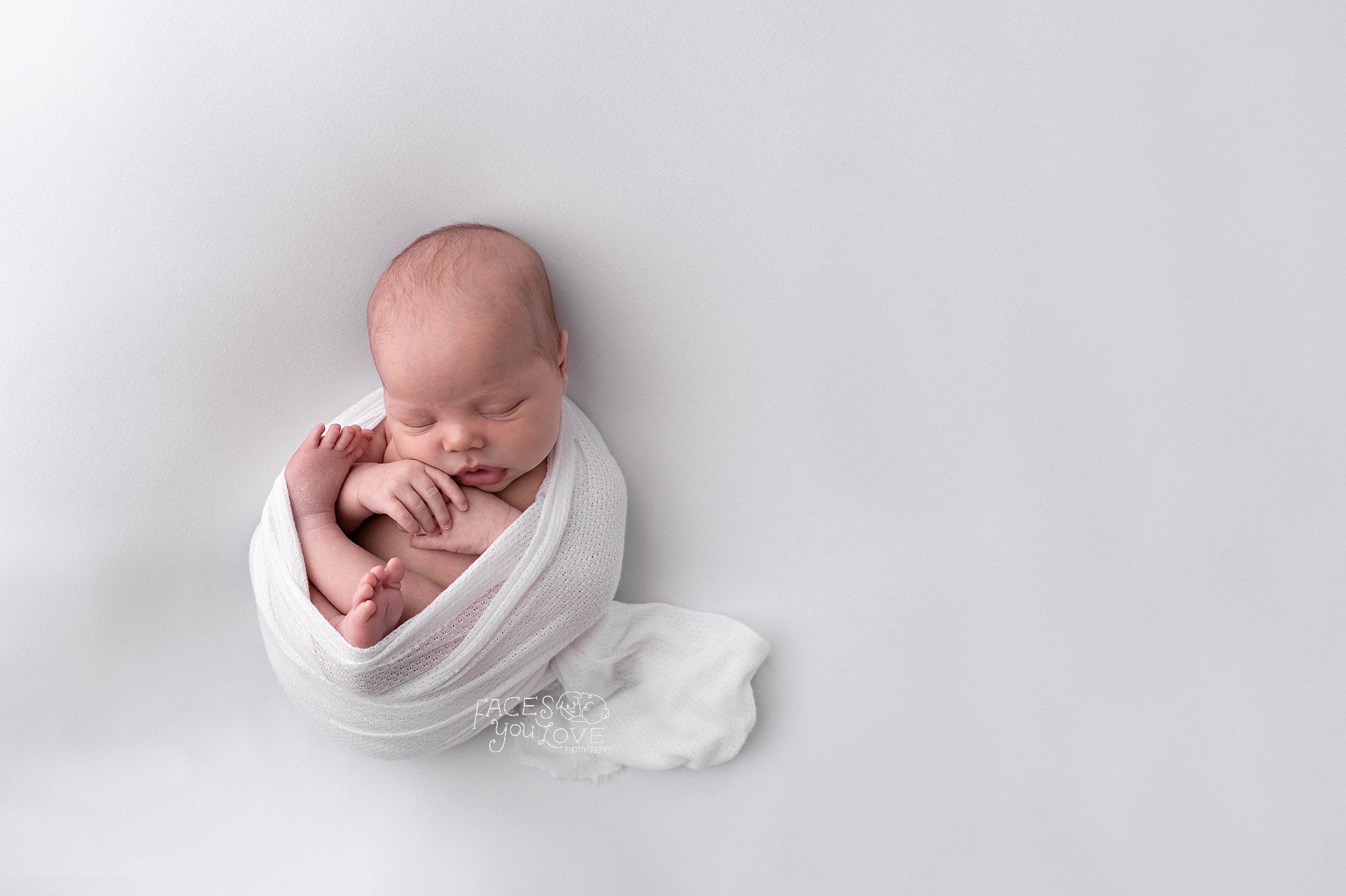 simple newborn portrait, all white, clean image, kansas city photographer